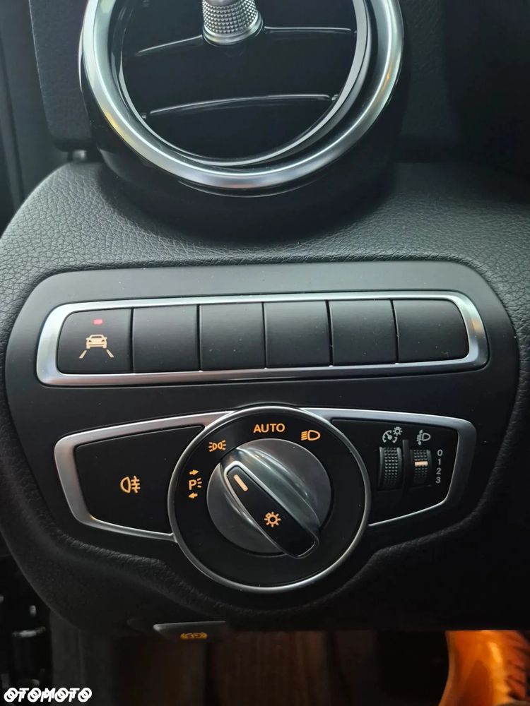 Mercedes-Benz Klasa C 180 d 9G-TRONIC - 22