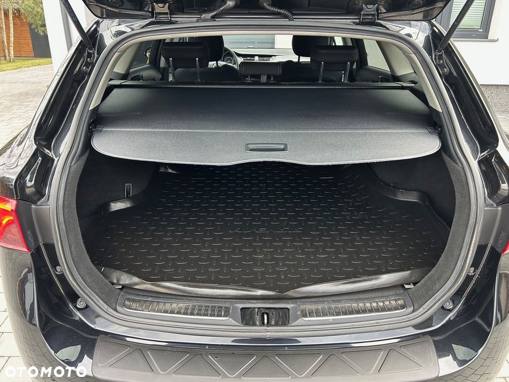 Toyota Avensis Touring Sports 1.8 Multidrive S Executive - 34