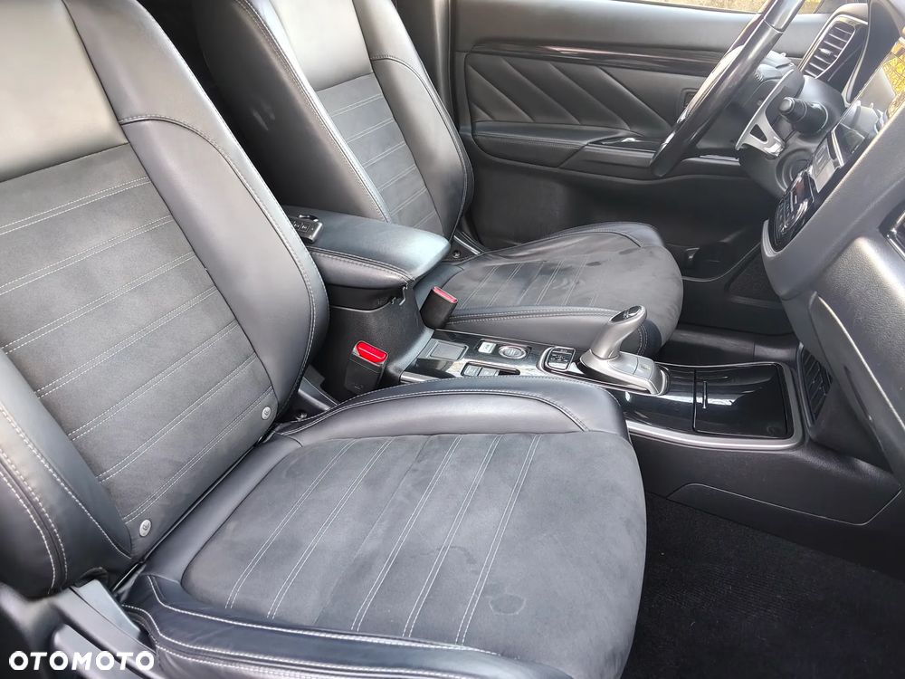 Mitsubishi Outlander 2.0 4WD - 19