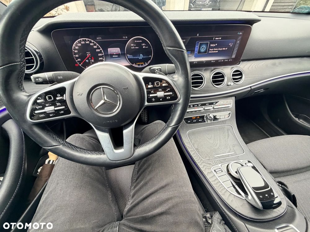 Mercedes-Benz Klasa E 220 d 4-Matic 9G-TRONIC - 11