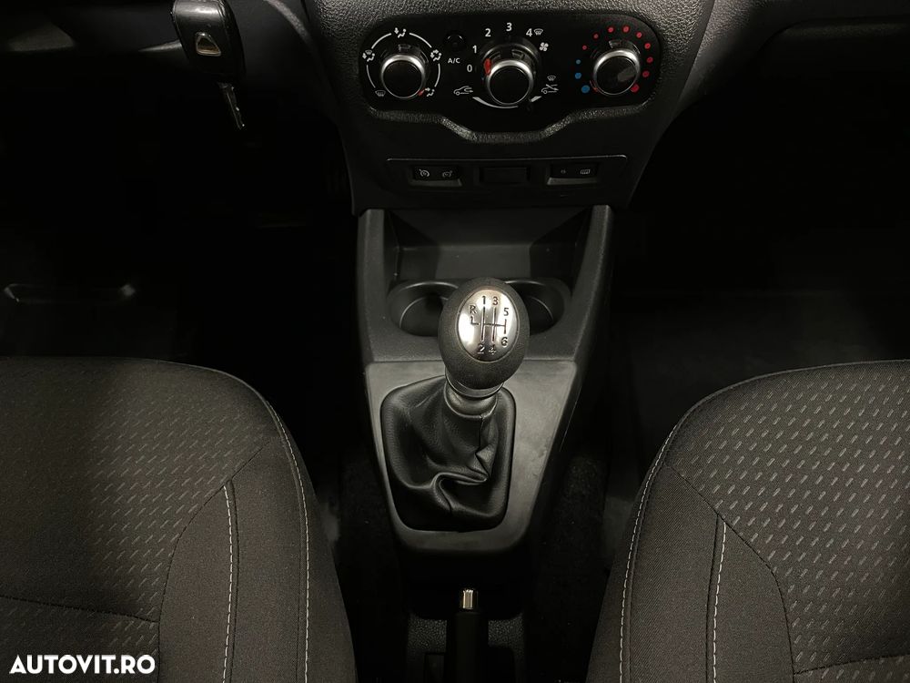 Dacia Lodgy 1.5 Blue dCi Laureate - 22
