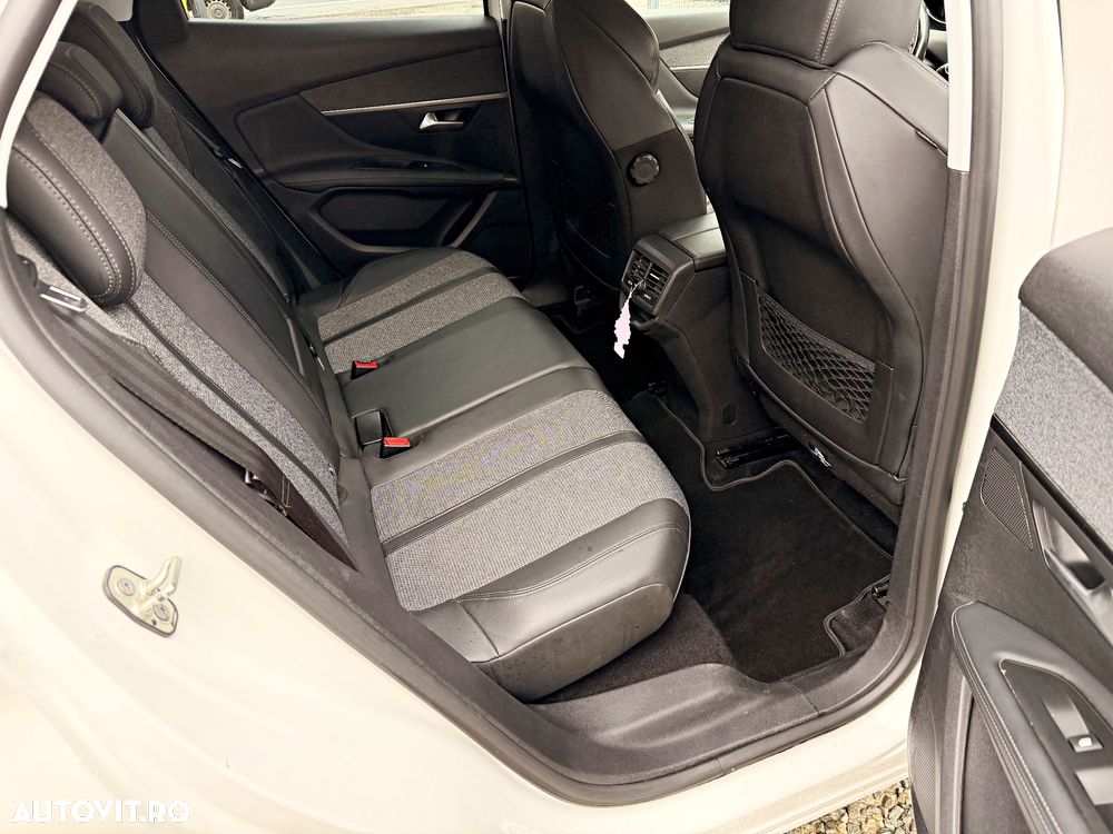 Peugeot 3008 PureTech 130 Stop & Start GPF Allure - 13