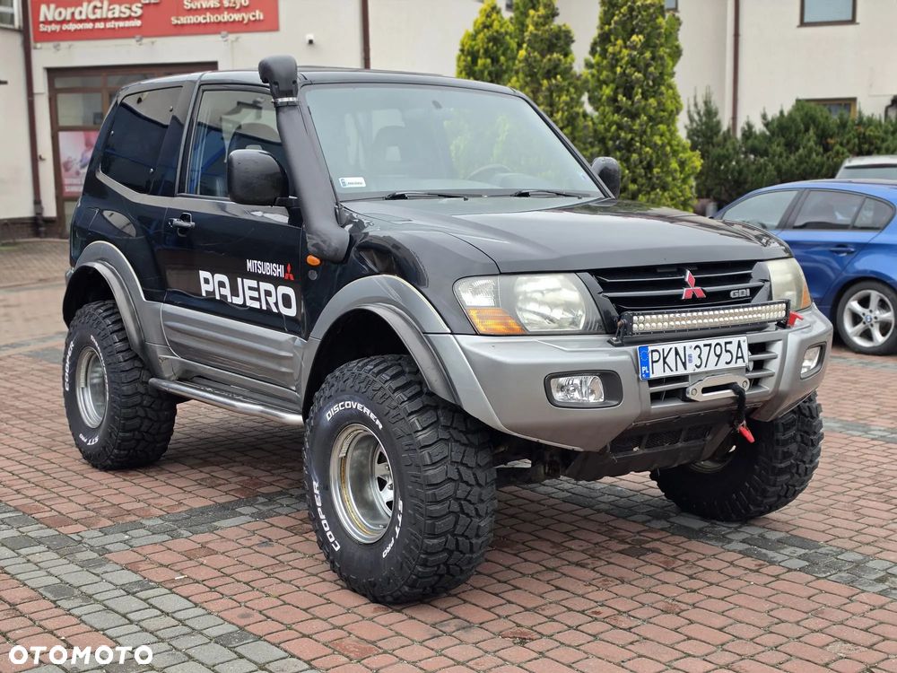 Mitsubishi Pajero - 10