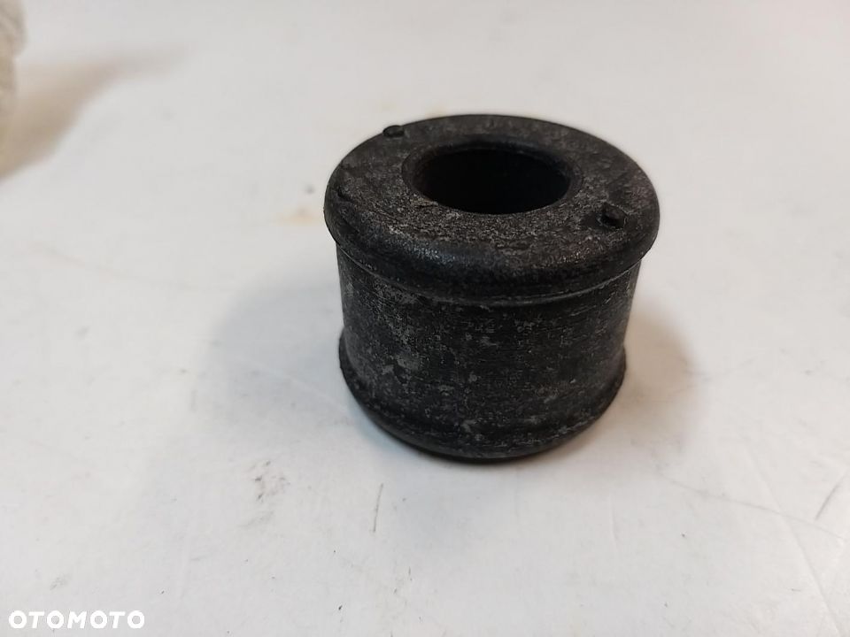 Tuleja łącznika stabilizatora (21) VW LT 28-35 I LT 40-55 I VW T4  IV 1.8-2.5D 75-.03 281513381 - 2