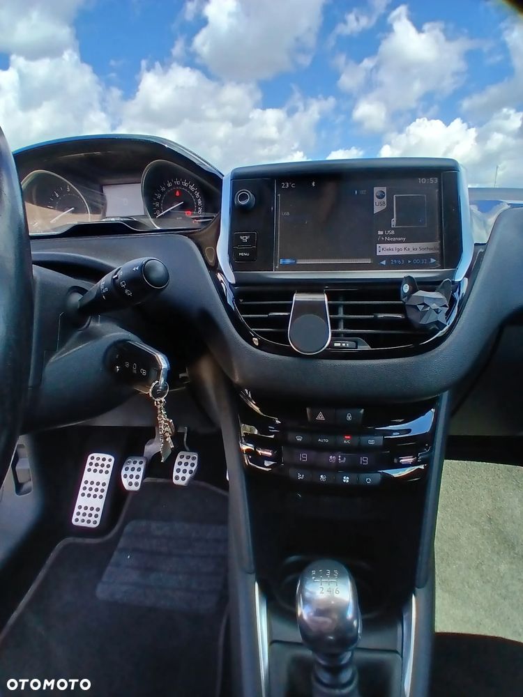 Peugeot 208 e-HDi 115 Stop&Start Allure - 13