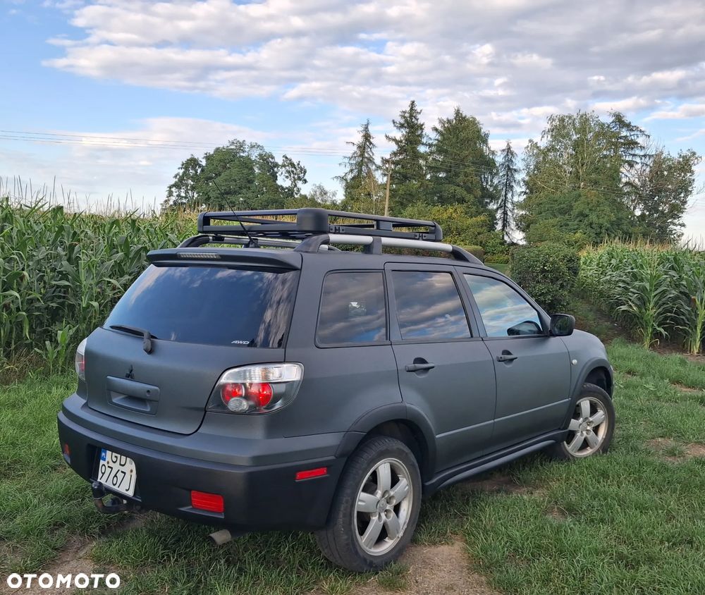 Mitsubishi Outlander - 3