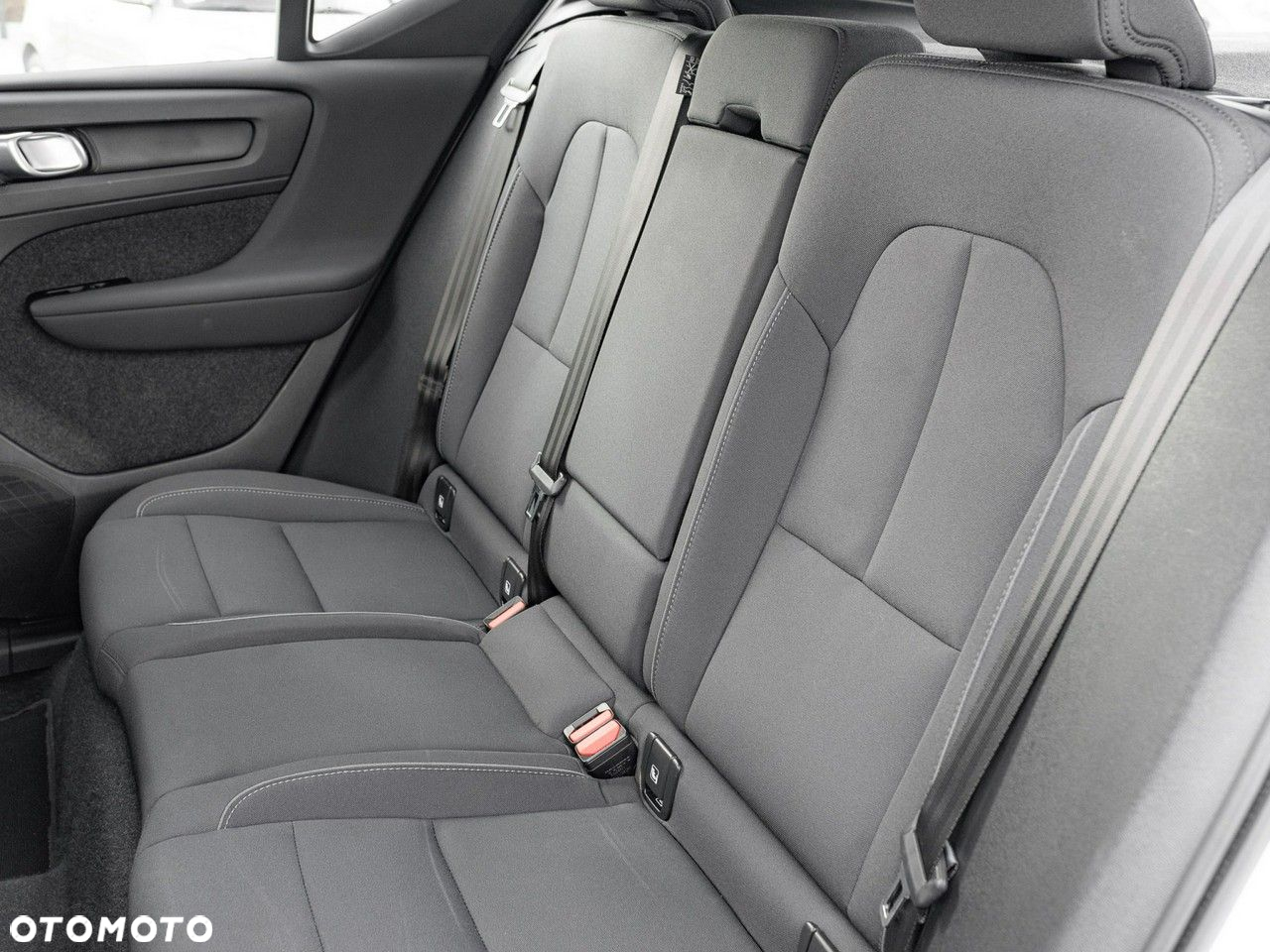 Volvo XC 40 T3 Momentum Pro - 25