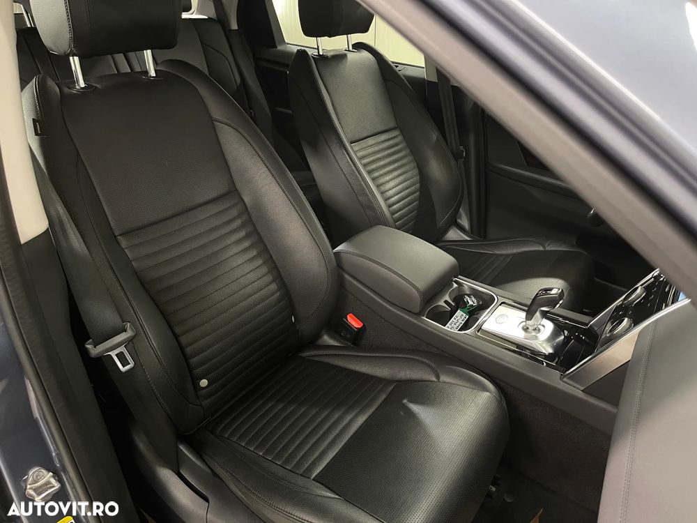 Land Rover Discovery Sport - 10