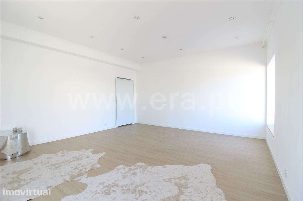 Loja para arrendar - Renovada - Grande imagem: 3/9