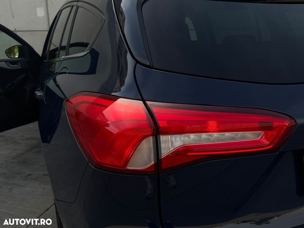 Ford Focus - 30