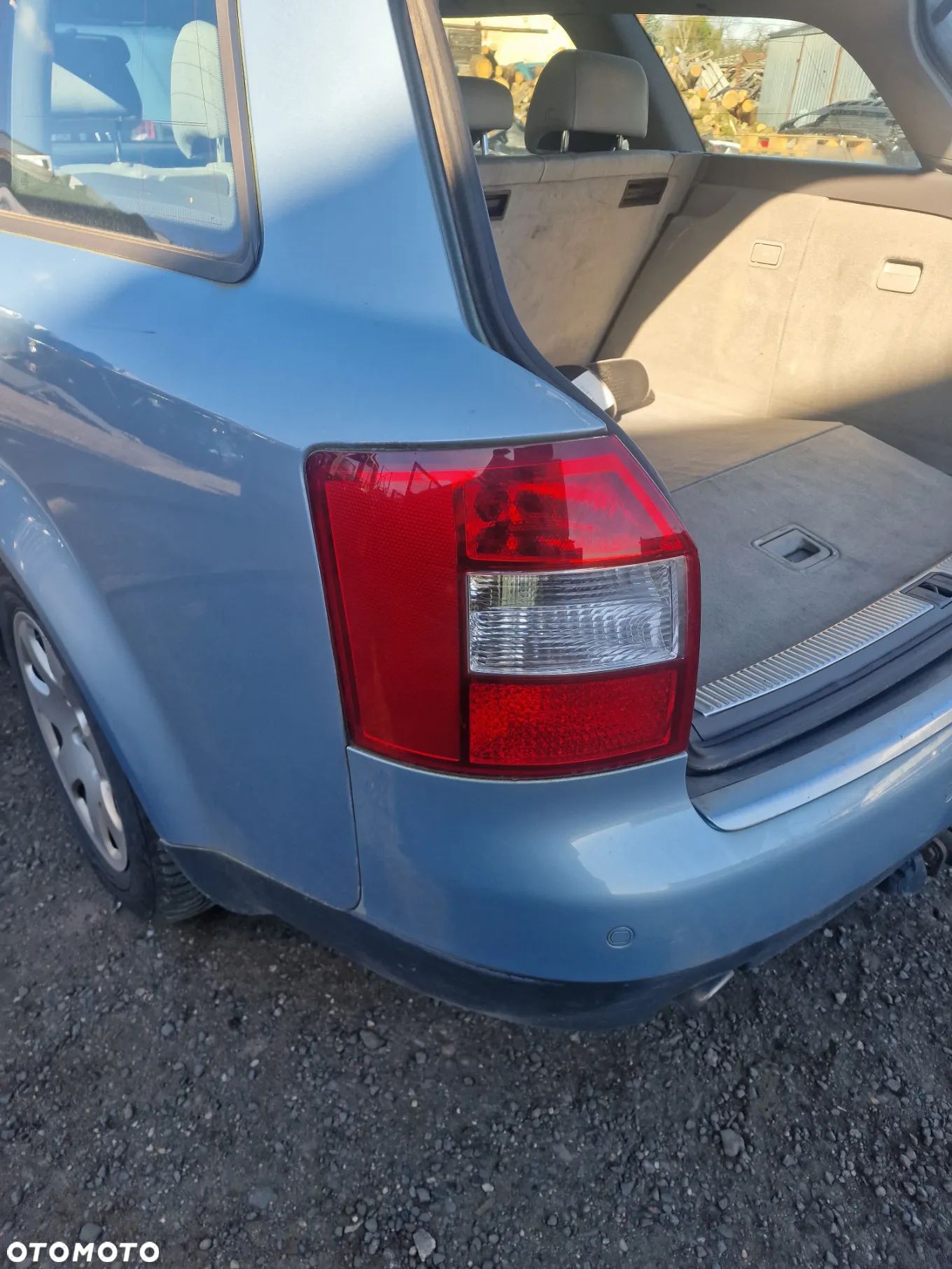 Lampa lewy tył audi A4 B6 kombi - 1