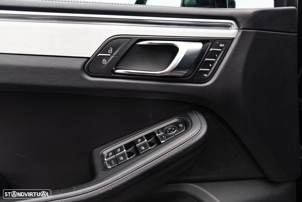 Porsche Macan Turbo - 16