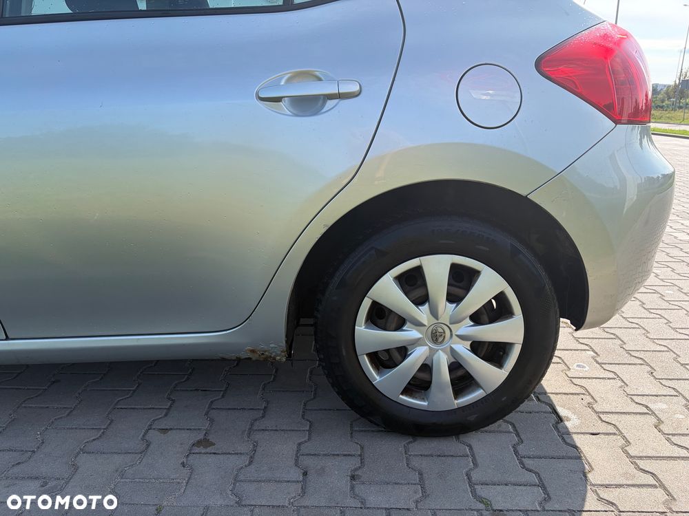 Toyota Auris 1.4 D-4D Luna - 8
