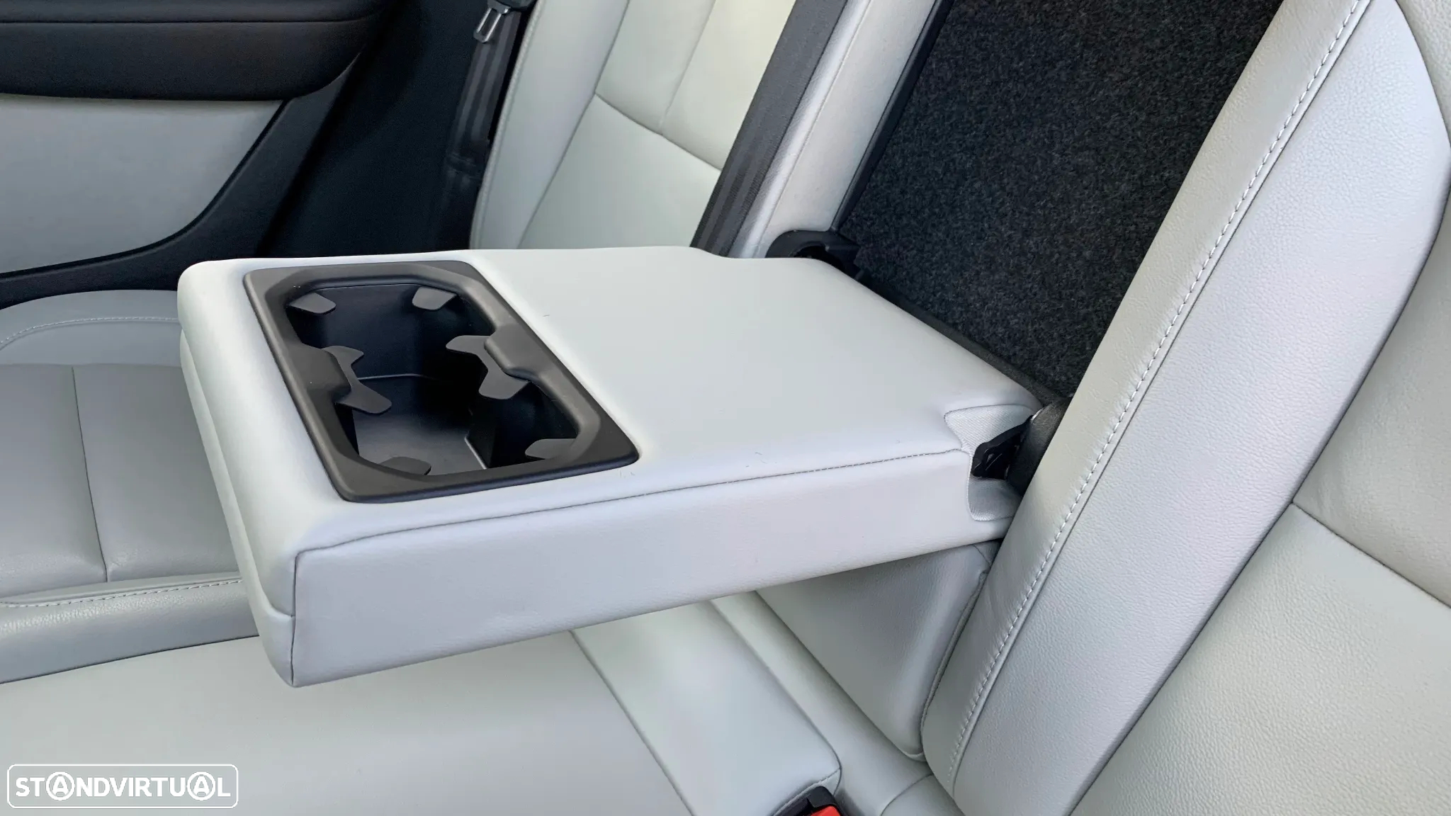 Volvo XC 40 2.0 D3 Momentum Plus Geartronic - 21