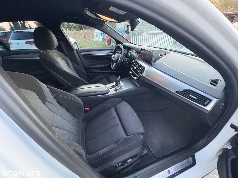 BMW Seria 5 520d M Sport sport - 24