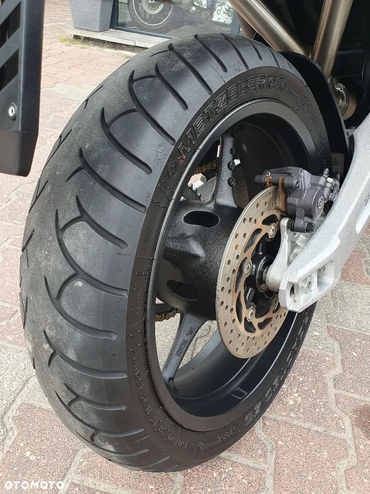 Yamaha MT - 28