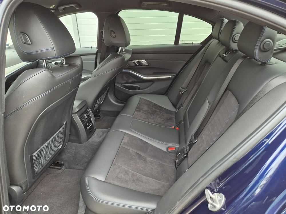 BMW Seria 3 330i xDrive M Sport sport - 23