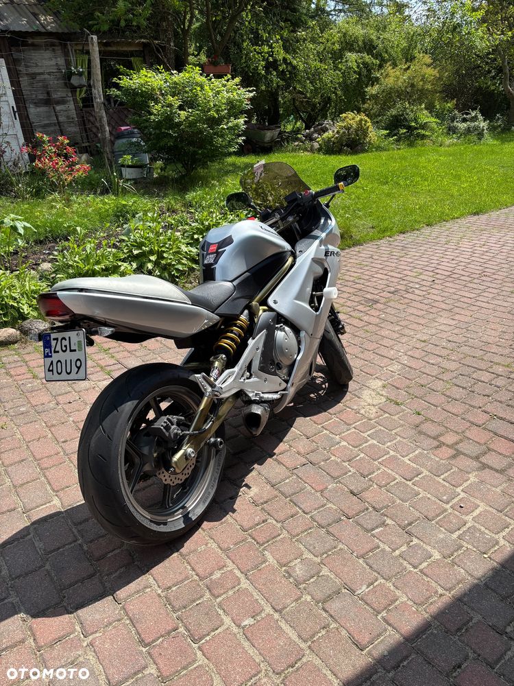 Kawasaki ER - 4
