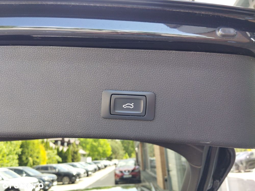 Audi A4 Avant 2.0 TDI Quattro S tronic - 33