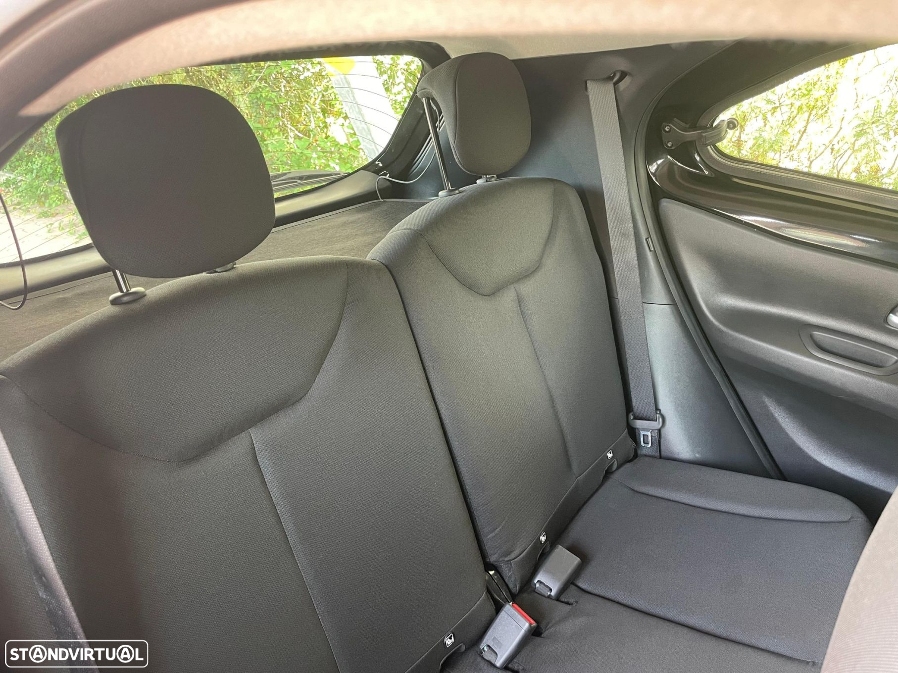 Toyota Aygo X 1.0 Envy - 9