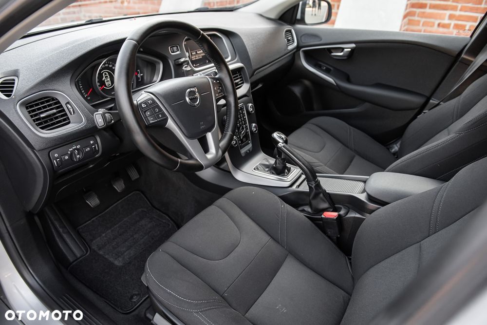 Volvo V40 D2 Kinetic - 16