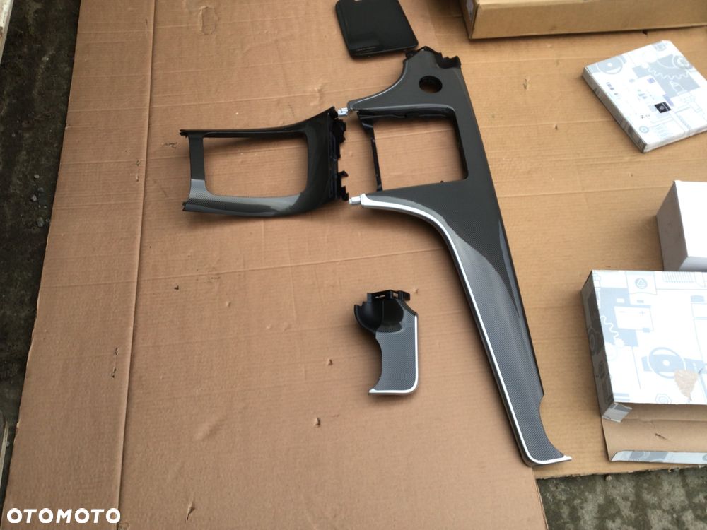 Tapicerka konsola Dekor Mercedes C-klasa 206 Carbon - 4