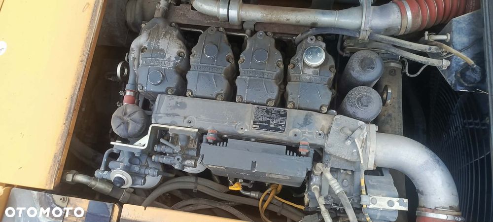 Liebherr R906C LC - 10