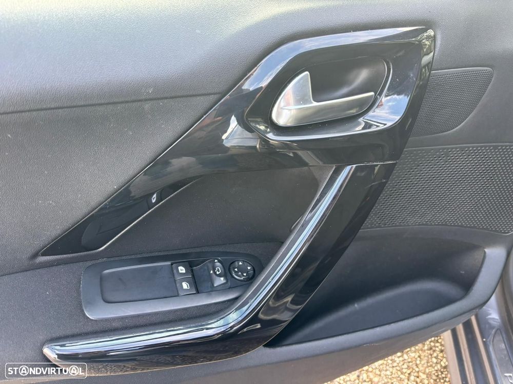 Peugeot 208 1.5 BlueHDi Signature - 18