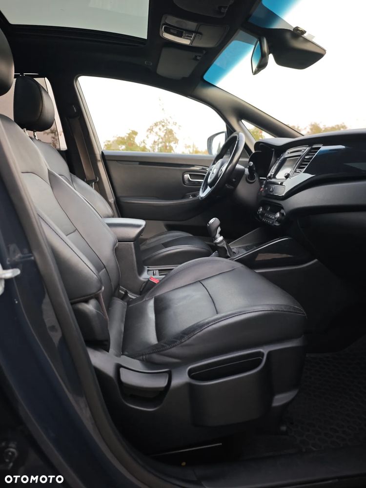 Kia Carens 1.7 CRDi M 7os EU6 - 16