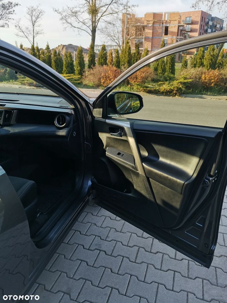 Toyota RAV4 2.2 D-4D Premium - 23