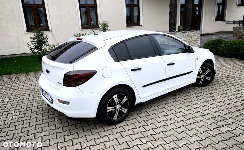 Chevrolet Cruze 1.6 LS - 31