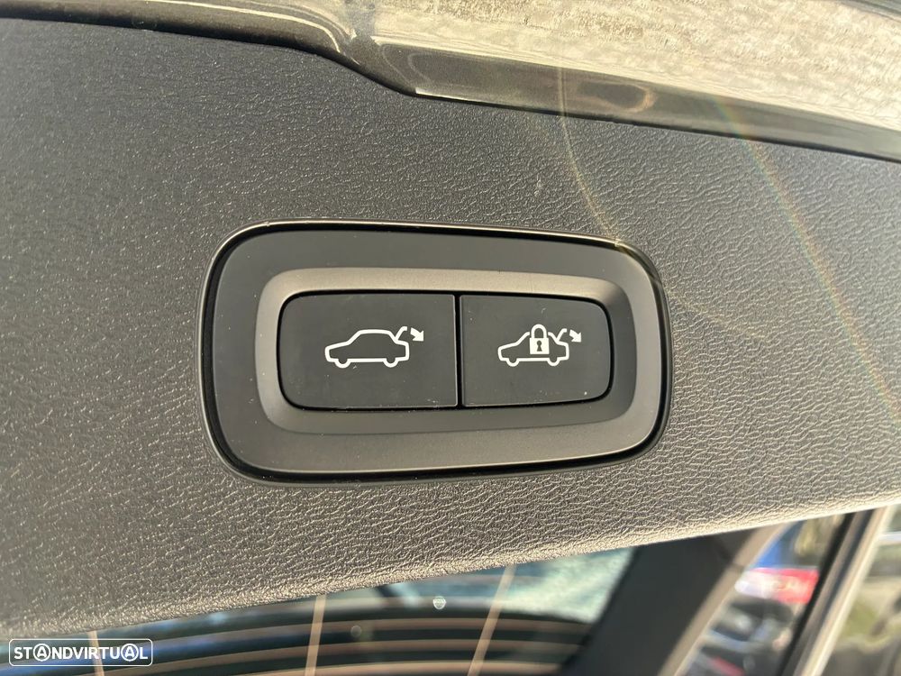 Volvo V60 2.0 B4 Momentum Plus Geartronic - 27