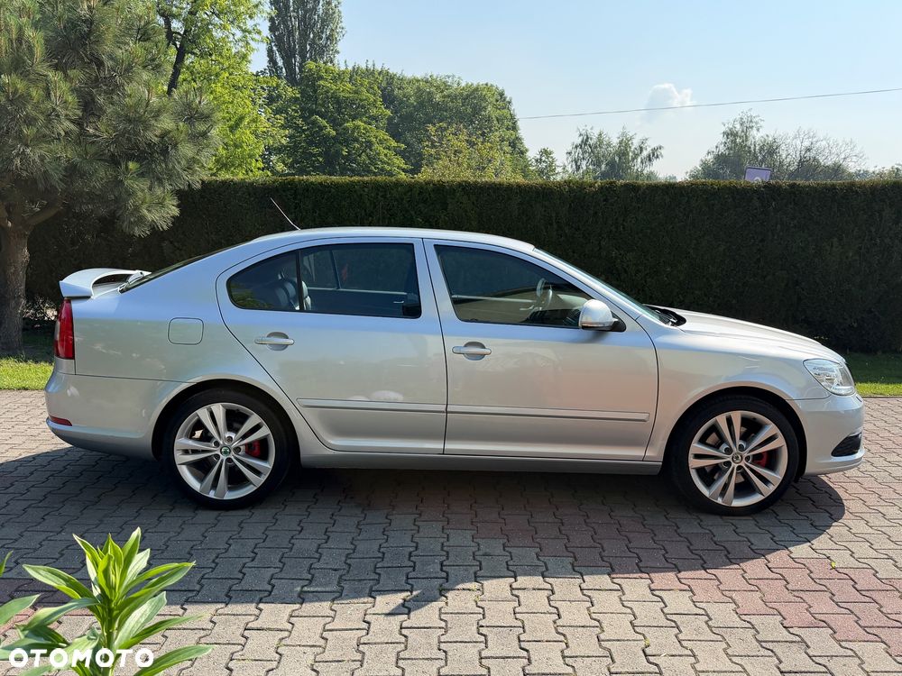 Skoda Octavia 2.0 TSI RS - 9