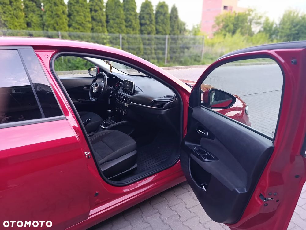Fiat Tipo 1.4 16v Lounge EU6d - 18