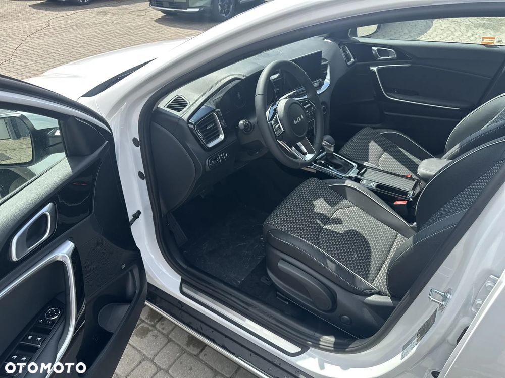 Kia XCeed 1.5 T-GDI Business Line DCT - 10