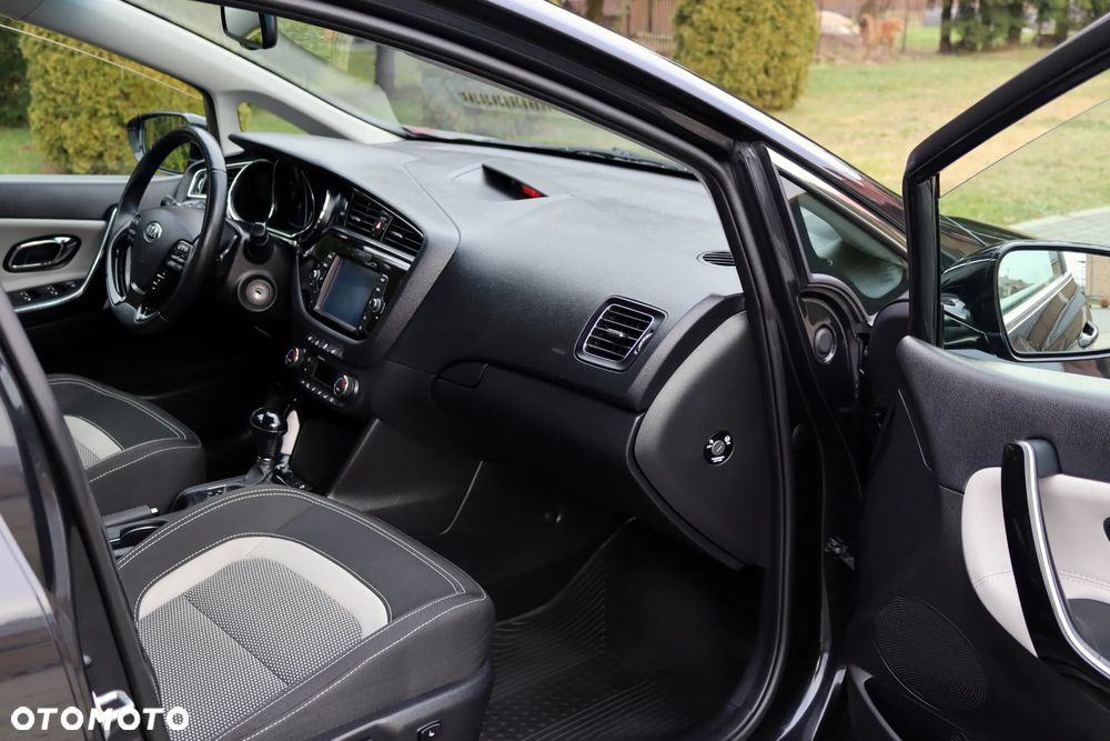 Kia Ceed 1.6 GDI DCT Platinum Edition - 24