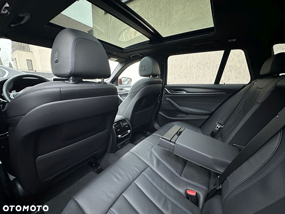BMW Seria 5 530d xDrive mHEV M Sport sport - 24