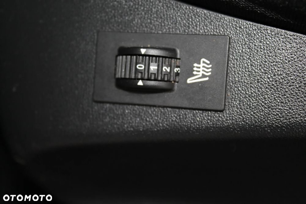 Peugeot 208 Blue-HDi 100 Stop&Start Style - 12