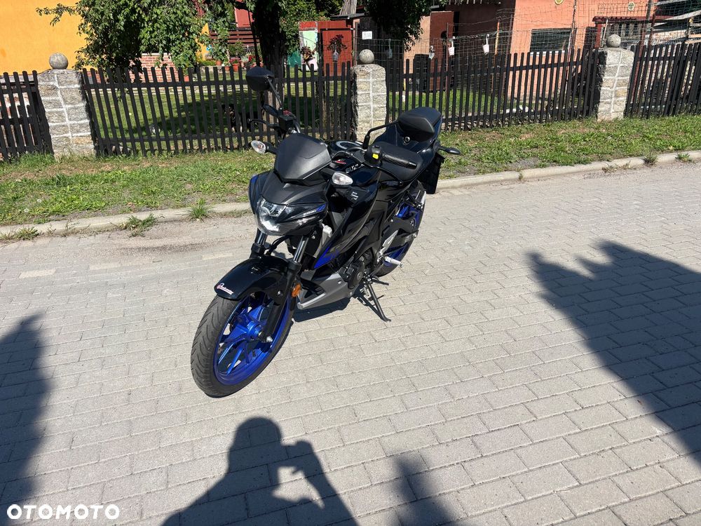 Suzuki GSX - 2