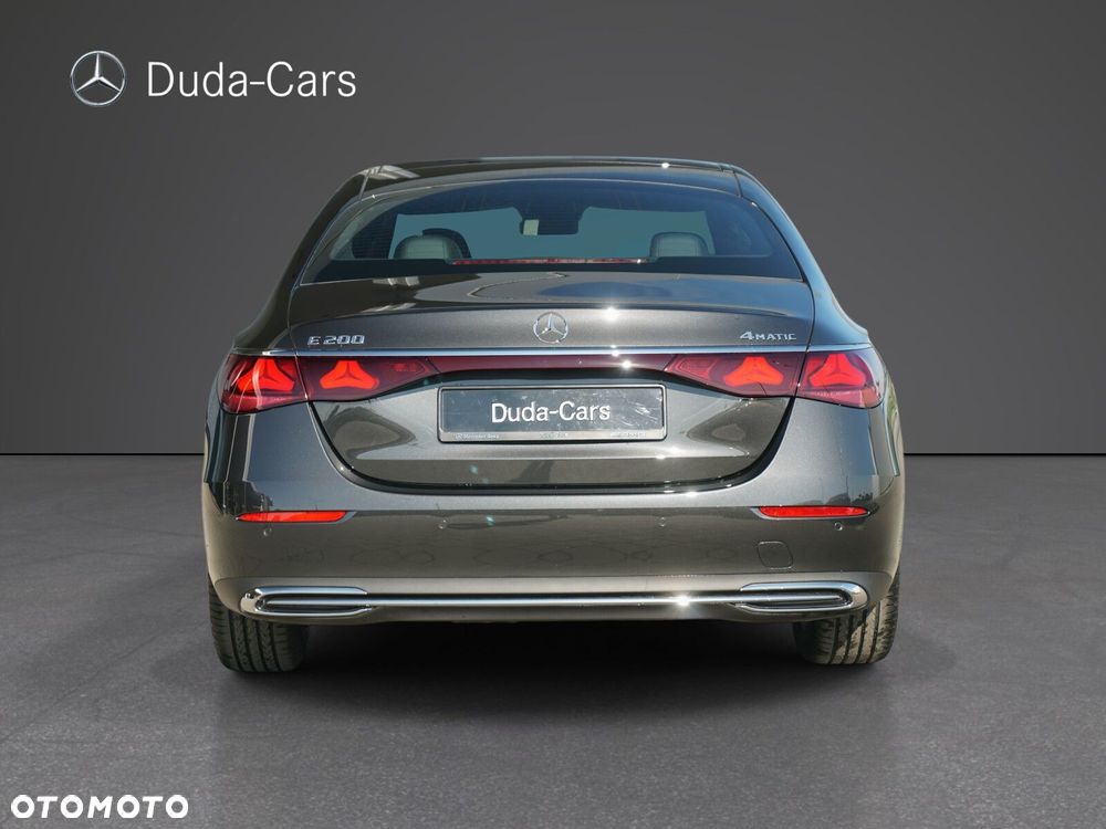 Mercedes-Benz Klasa E 200 mHEV 4-Matic Avantgarde 9G-Tronic - 6