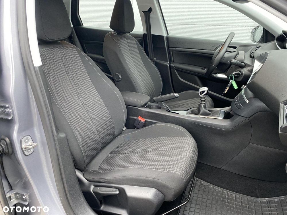 Peugeot 308 - 24