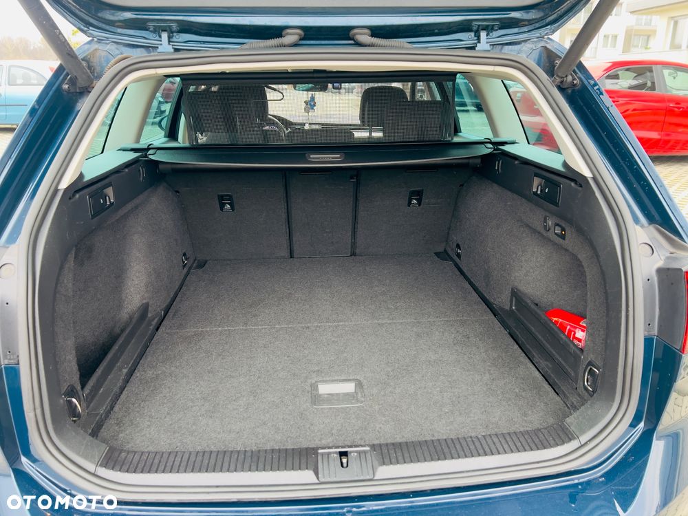 Volkswagen Passat 2.0 TDI Business DSG - 17
