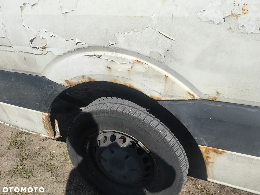 Mercedes-Benz Sprinter - 15