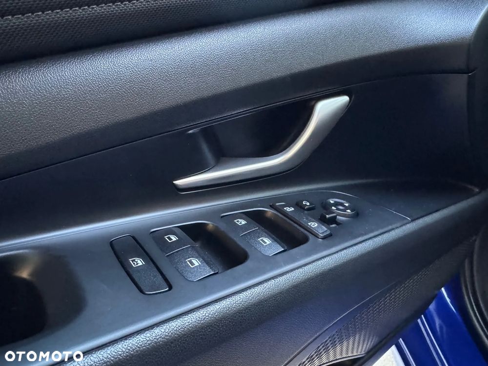 Hyundai Elantra 1.6 Executive CVT - 17