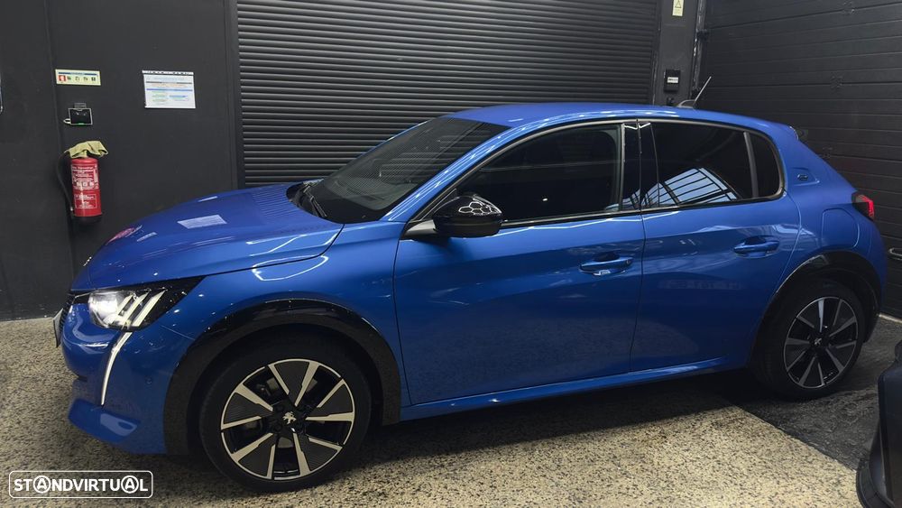 Peugeot e-208 GT - 16