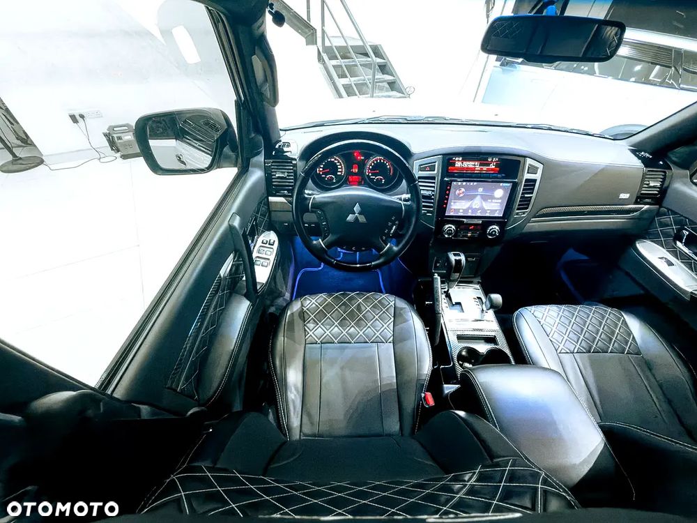 Mitsubishi Pajero - 8