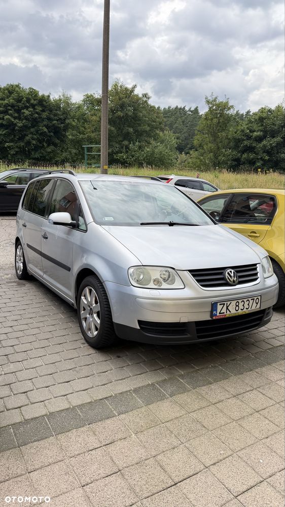 Volkswagen Touran - 4