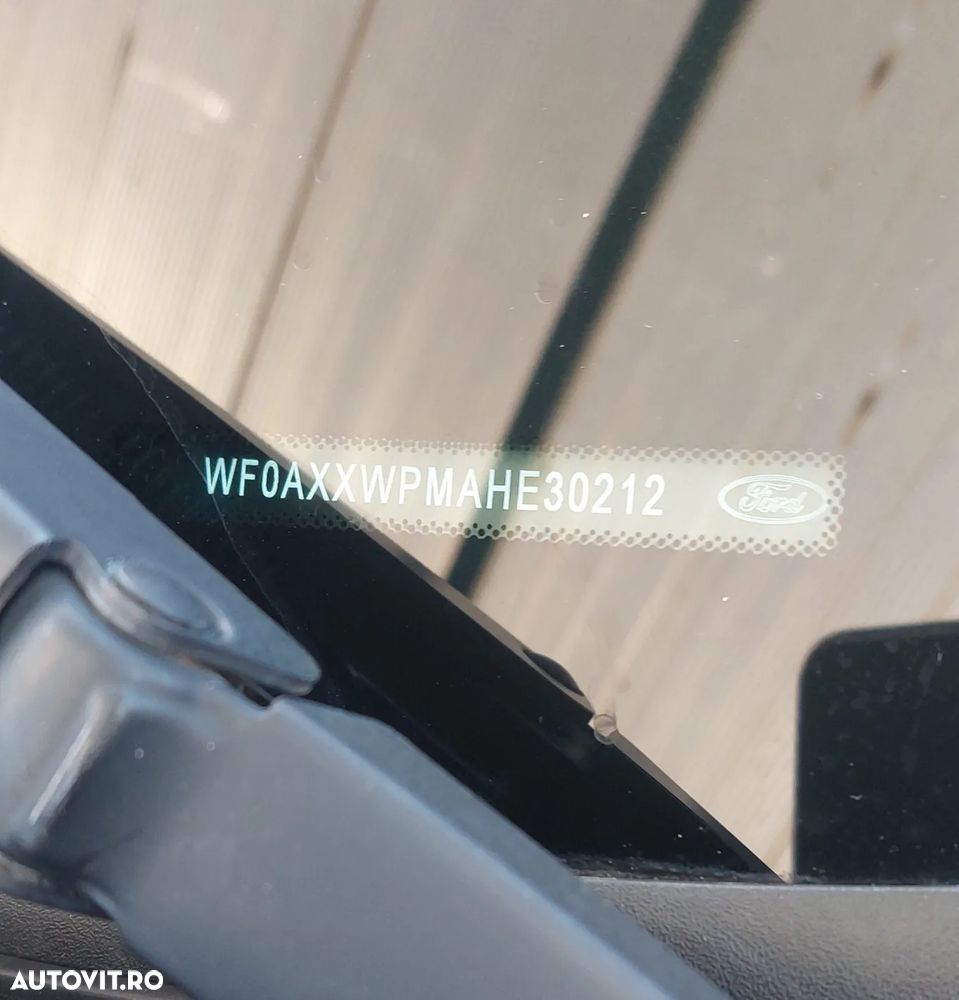 Ford Kuga 2.0 TDCi 4WD Powershift Titanium - 1