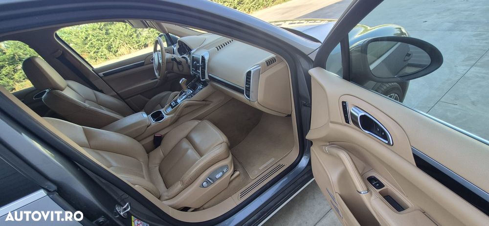 Porsche Cayenne - 7