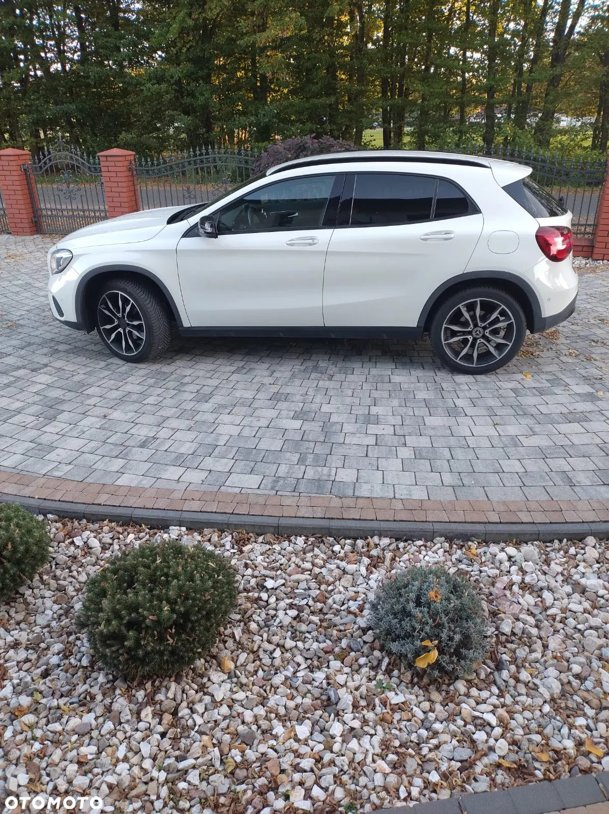 Mercedes-Benz GLA 180 d 7G-DCT - 2